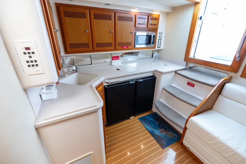 Tail Walker Yacht Photos Pics 2000 Cabo 45 Express TAIL WALKER-Galley