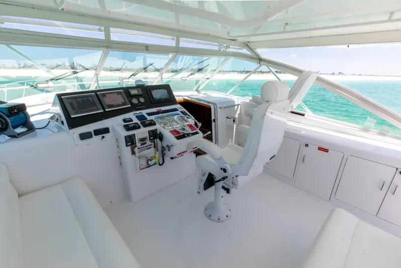 Tail Walker Yacht Photos Pics 2000 Cabo 45 Express TAIL WALKER-Helm 3