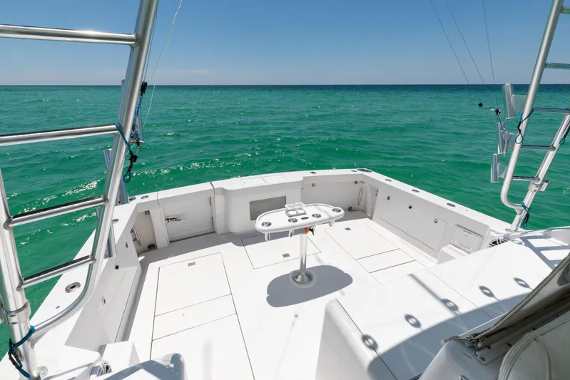 Tail Walker Yacht Photos Pics 2000 Cabo 45 Express TAIL WALKER-Cockpit