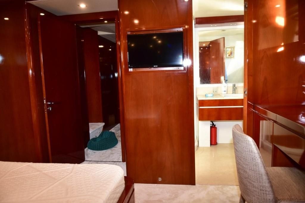 2008 Falcon 102 