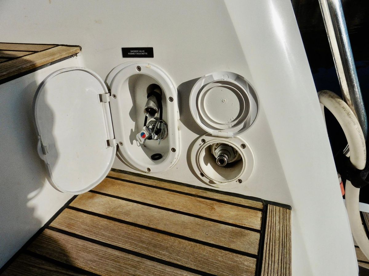 2017 Jeanneau 46 