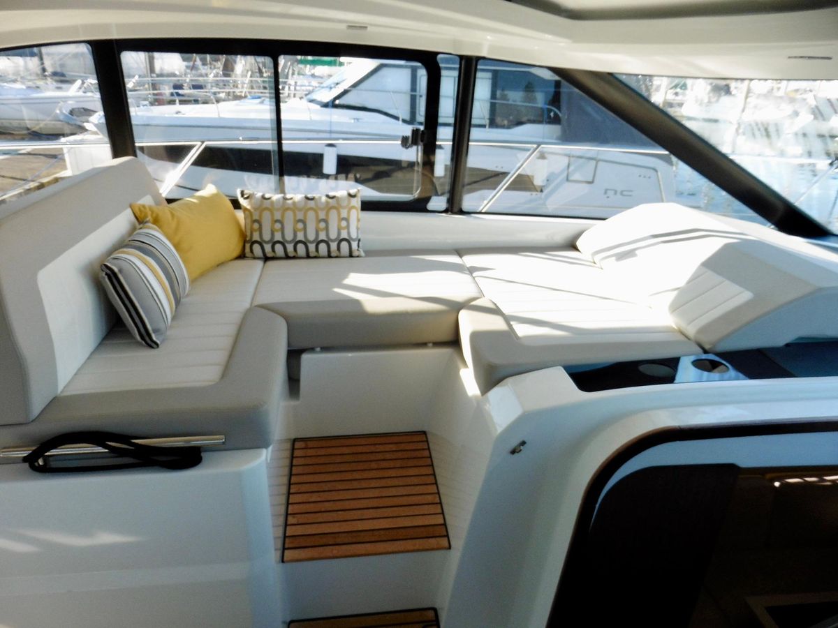 2017 Jeanneau 46 