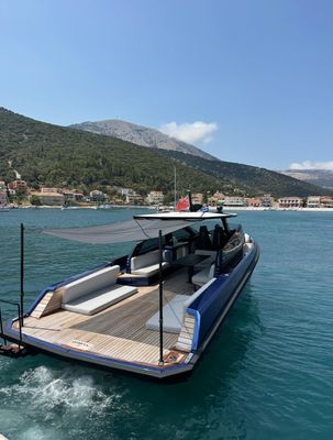 Yacht