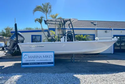 Sea Pro 250 DLX