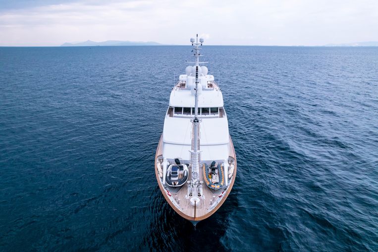 1998-178-6-amels-motor-yacht