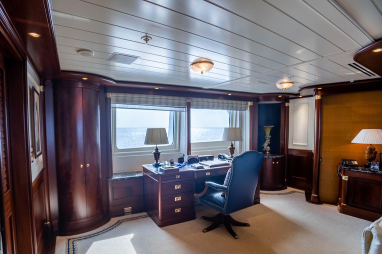 1998-178-6-amels-motor-yacht