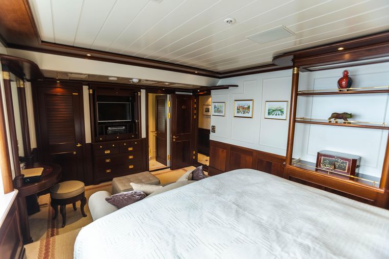 1998-178-6-amels-motor-yacht