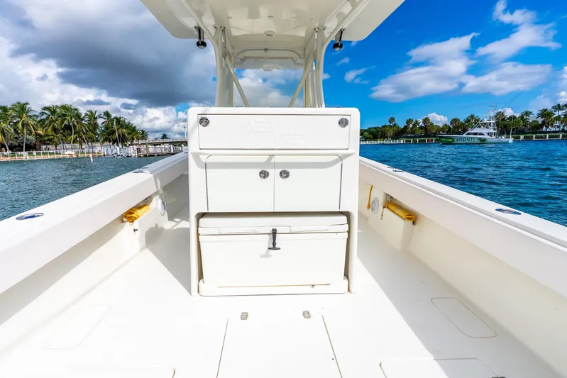  Yacht Photos Pics 2016 SeaVee 340Z boat interior with ocean view and palm trees.