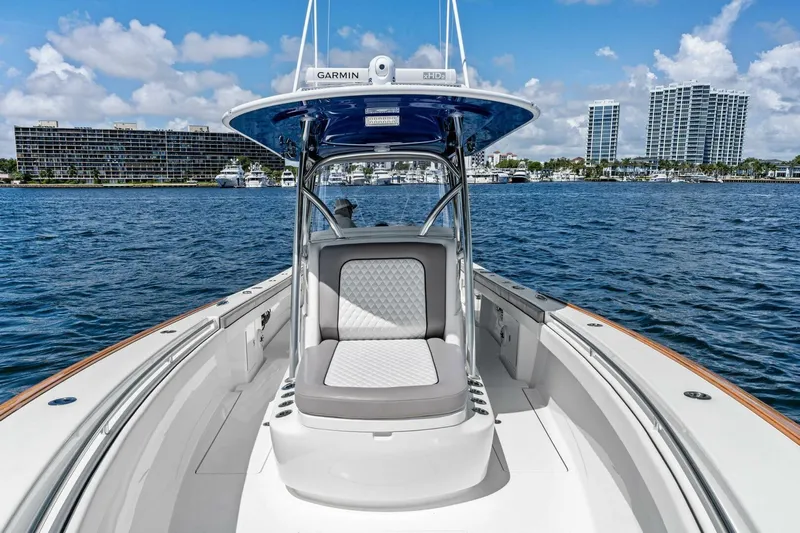Lily Yacht Photos Pics 