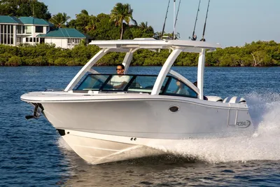 Robalo R277 Dual Console