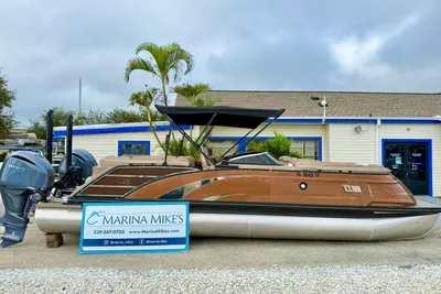 Bennington 27 QXFBWAX2