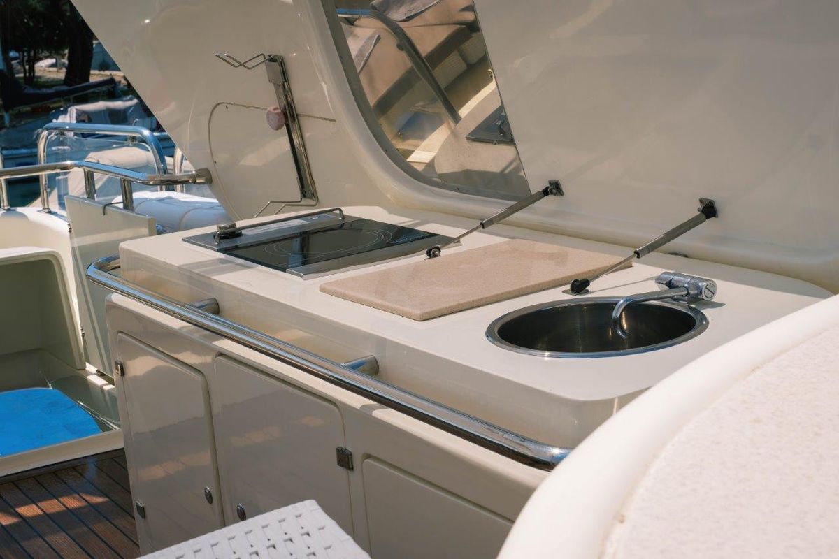 2004 Astondoa 78 