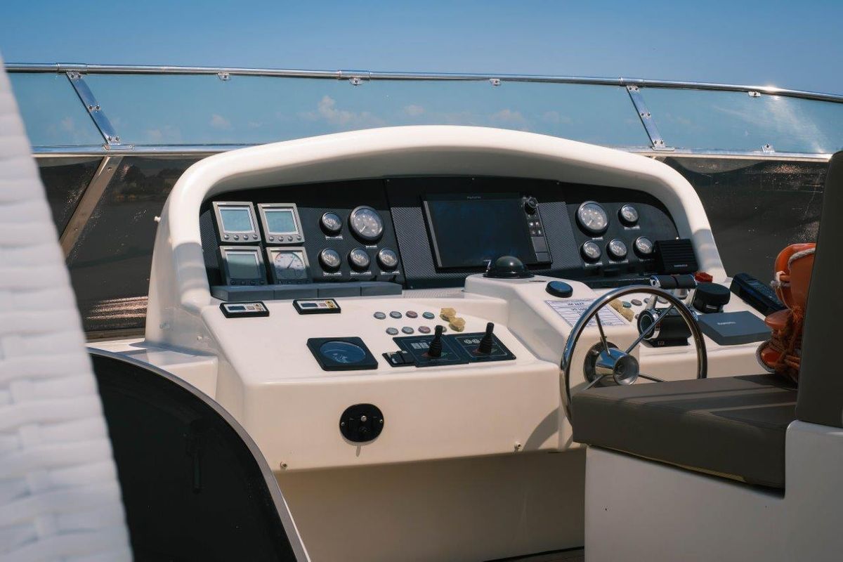 2004 Astondoa 78 