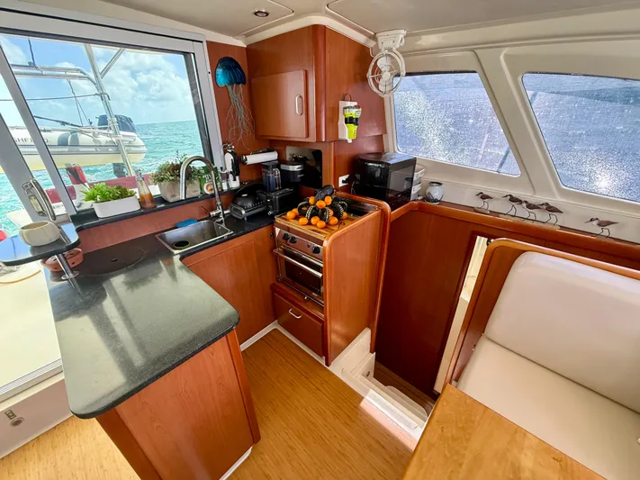 Mila Ann Yacht Photos Pics 