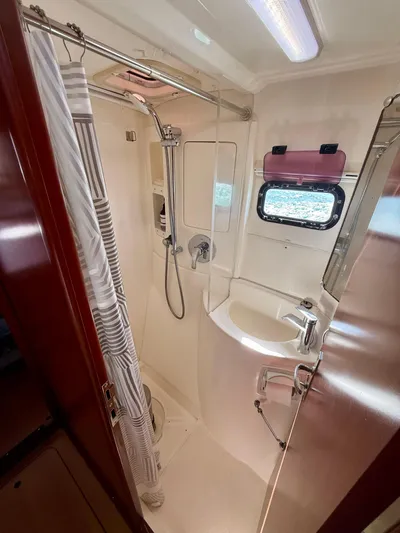 Mila Ann Yacht Photos Pics 