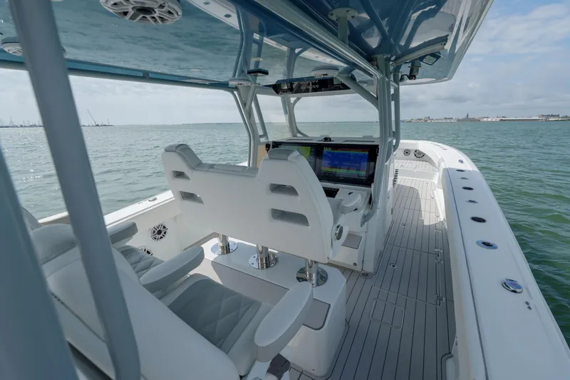Double Tap Yacht Photos Pics Freeman 42 42LR Double Tap- Helm Seating