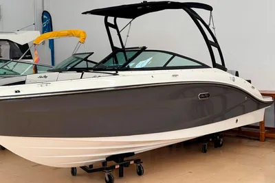 2026 Sea Ray SPX 210