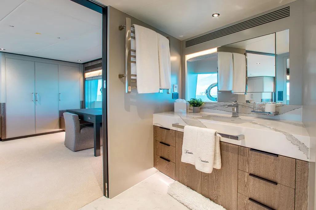 FREEDOM Motoryachten Horizon Kaufen - YachtWorld