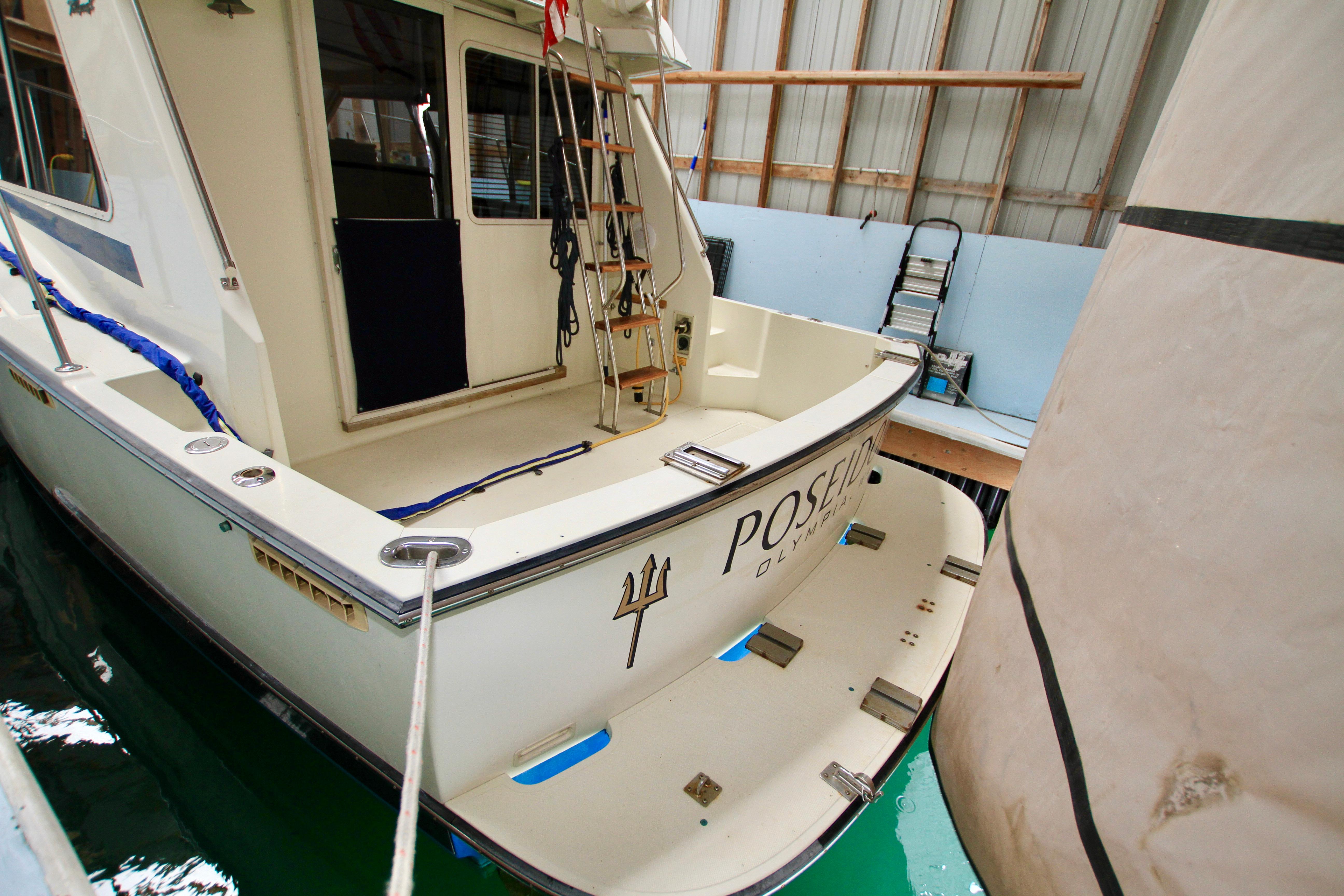 1989 Tollycraft 34 Sport Sedan Sports Cruiser for sale - YachtWorld