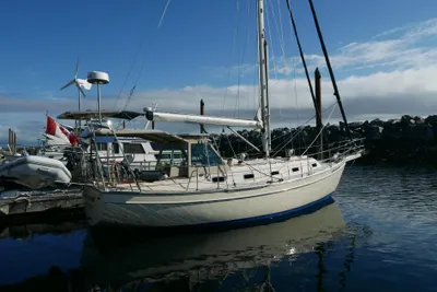 Island Packet IP35