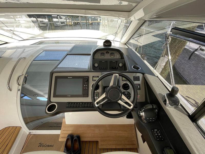 2018 Princess V40
