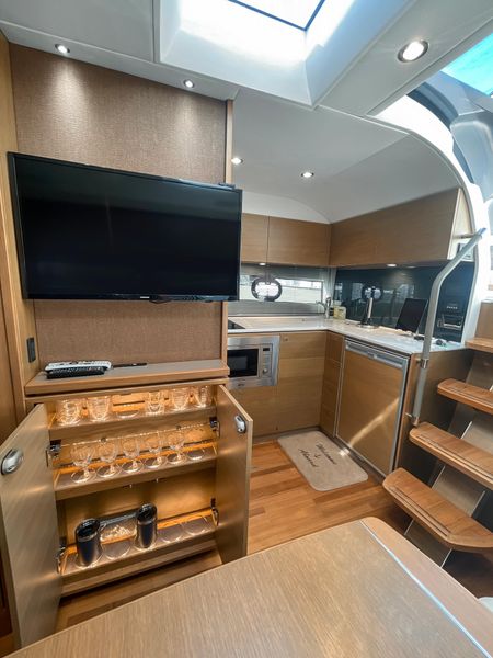2018 Princess V40