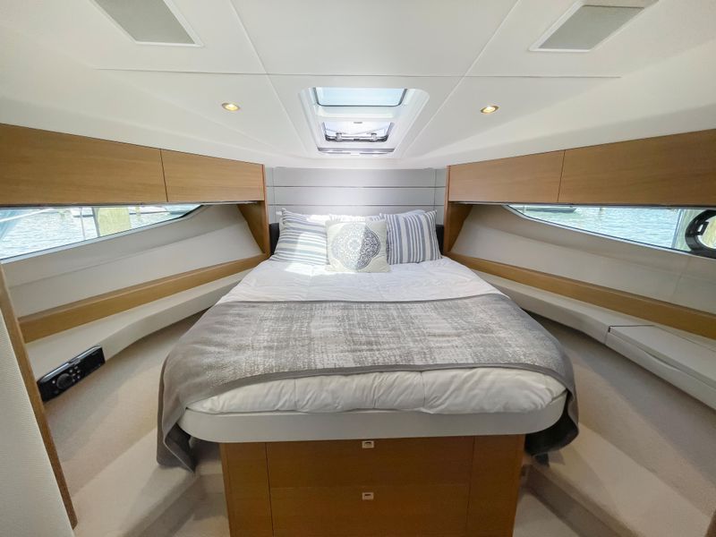 2018 Princess V40