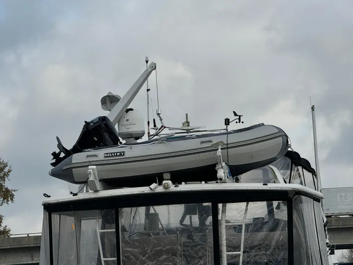 Presence Yacht Photos Pics 