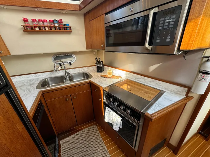 Presence Yacht Photos Pics 