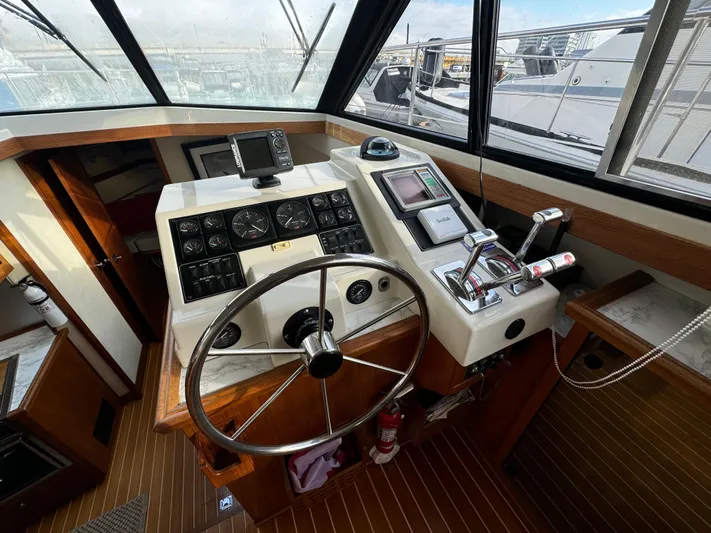 Presence Yacht Photos Pics 