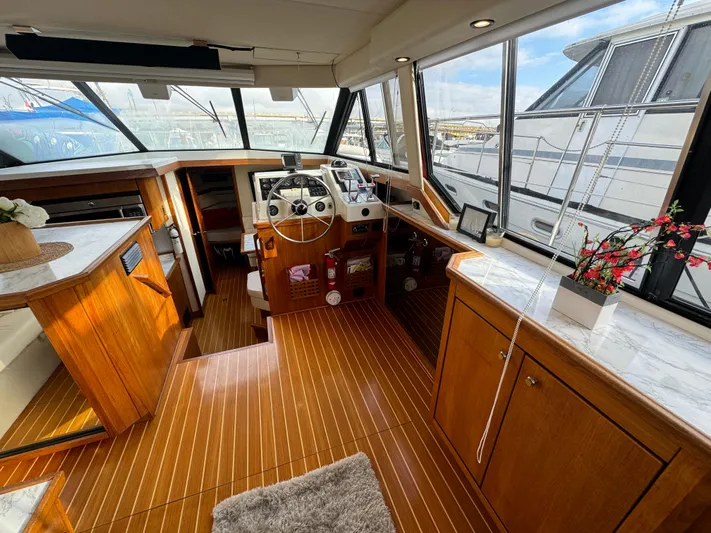 Presence Yacht Photos Pics 