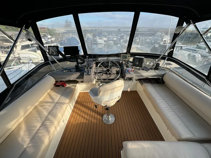 Presence Yacht Photos Pics 