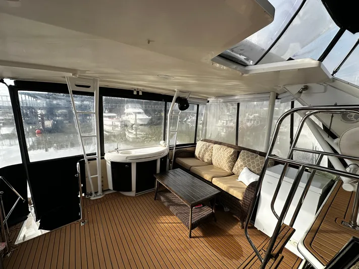 Presence Yacht Photos Pics 