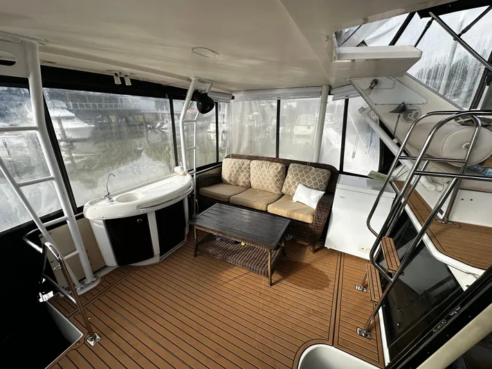 Presence Yacht Photos Pics 