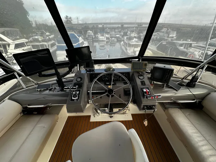 Presence Yacht Photos Pics 