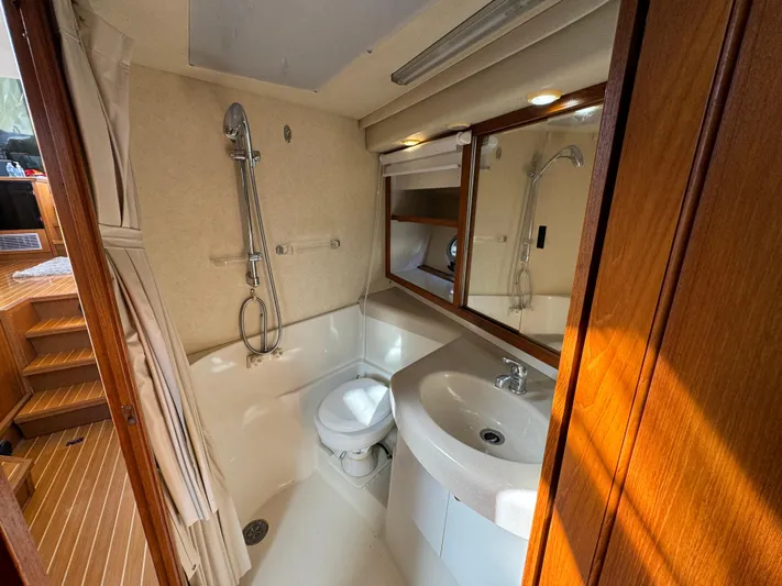 Presence Yacht Photos Pics 