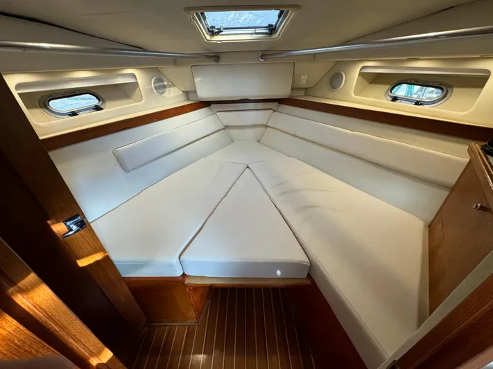 Presence Yacht Photos Pics 