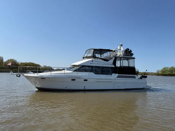 Presence Yacht Photos Pics 