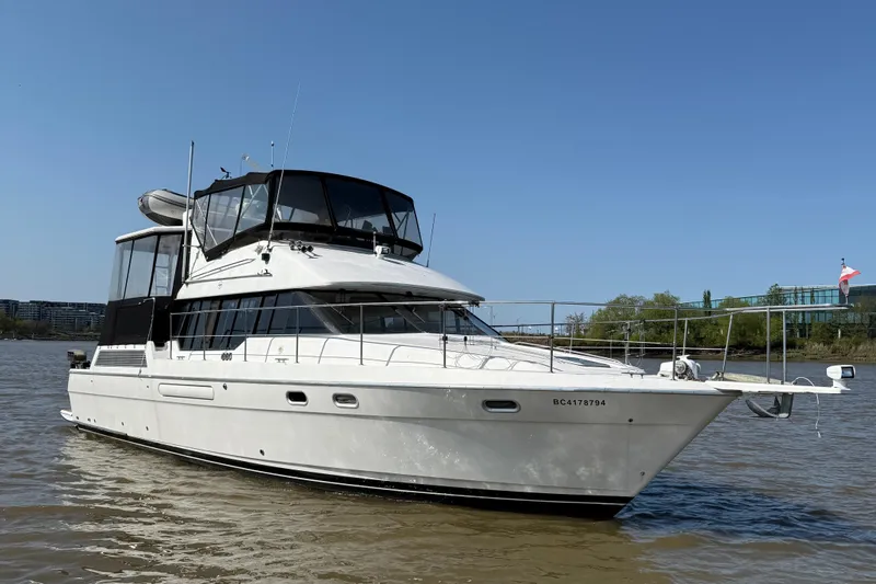 Presence Yacht Photos Pics 