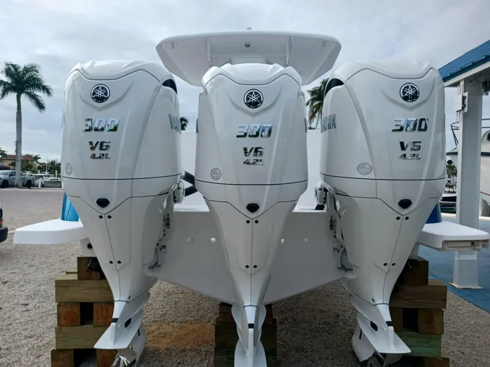  Yacht Photos Pics 2024 Intrepid 375 Nomad SE with triple Yamaha 300 V6 outboard engines.