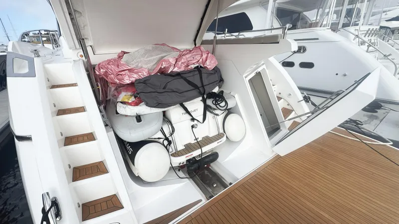 Forever Young Yacht Photos Pics 