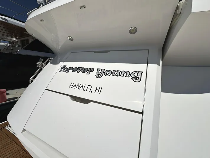 Forever Young Yacht Photos Pics 