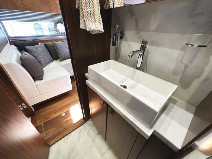 Forever Young Yacht Photos Pics 