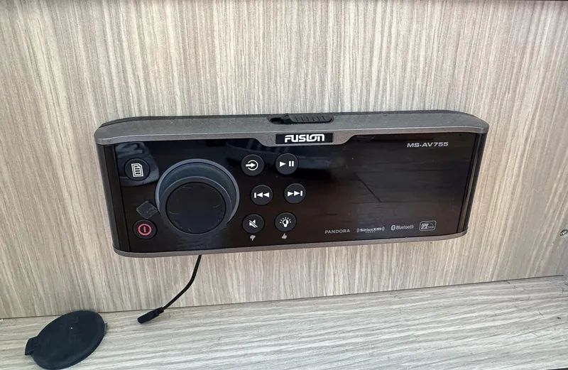 Forever Young Yacht Photos Pics 