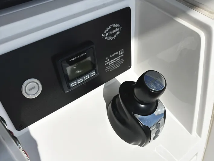 Forever Young Yacht Photos Pics 