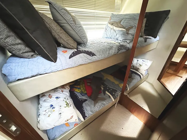 Forever Young Yacht Photos Pics 