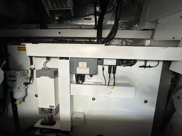 Forever Young Yacht Photos Pics 