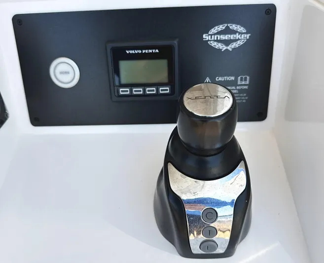 Forever Young Yacht Photos Pics 