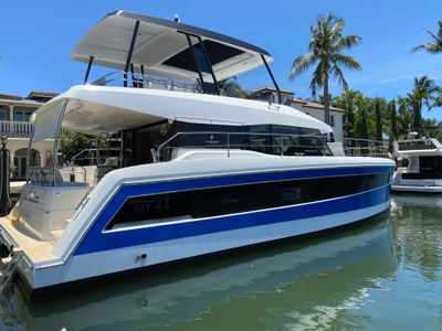 Yacht