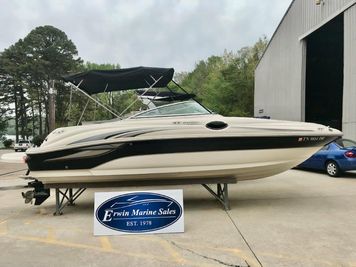 Sea Ray 240 Sundeck